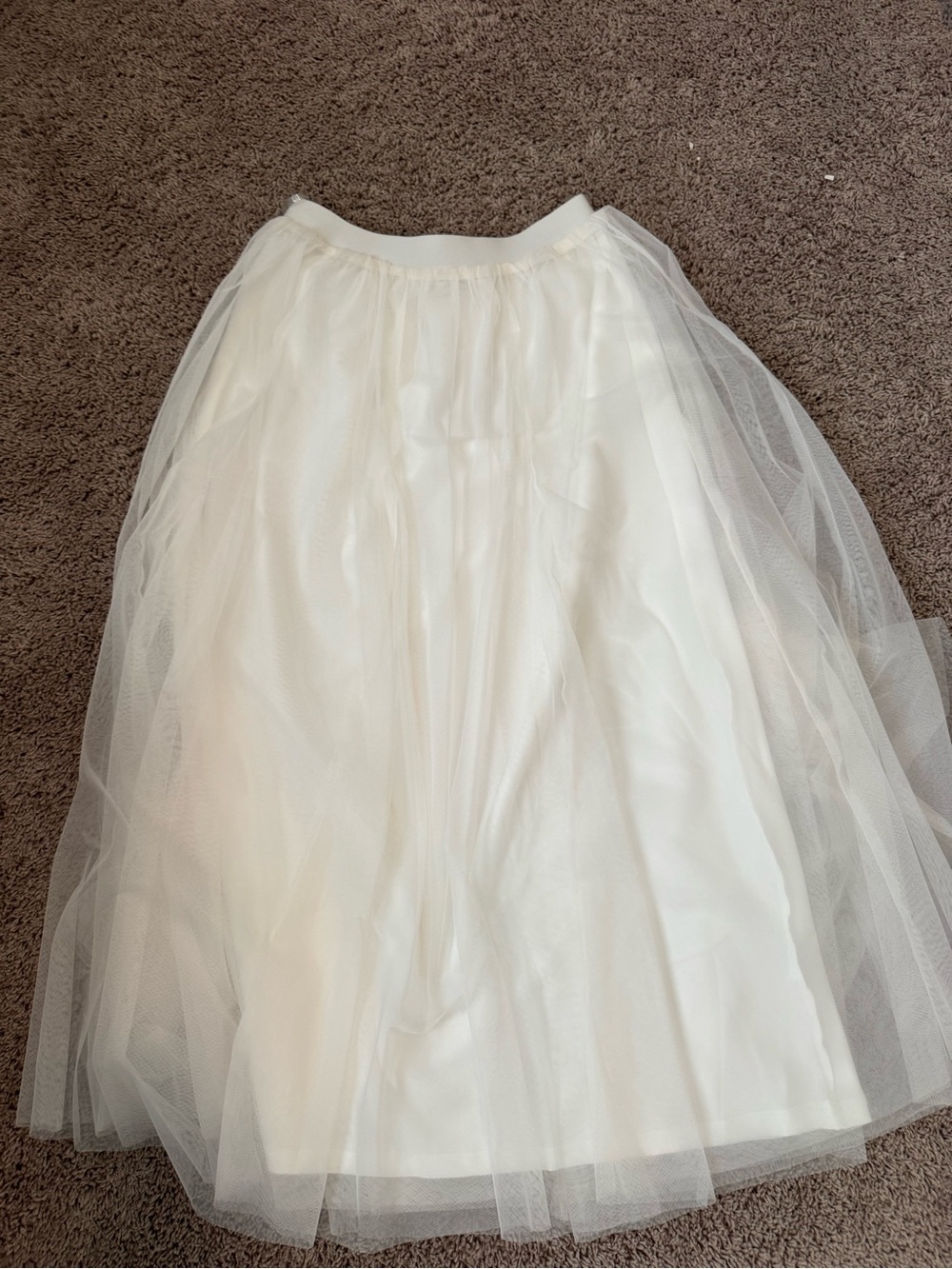 Baltic Born White Maxi Tulle Skirt - Picture 6 of 7